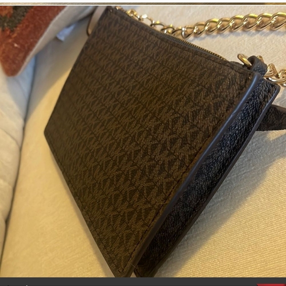 MK Fanny bag  belt sizes small and large . New with tag - Picture 9 of 13